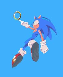  1boy animal_ears animal_nose blue_background closed_mouth commentary_request full_body furry furry_male gloves green_eyes korean_commentary male_focus red_footwear ring_(sonic) shoe_soles shoes simple_background slit_pupils solo sonic_(series) sonic_the_hedgehog tail white_gloves yangfaa_sonic 